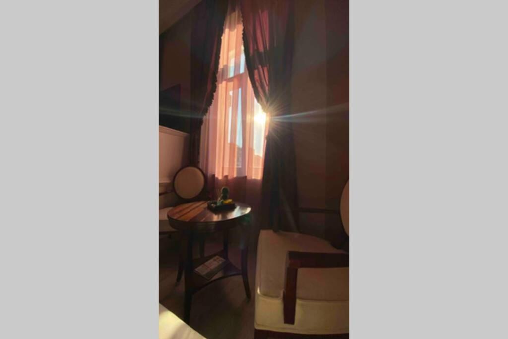 Budoir Royal Apartment Орадеа Екстериор снимка